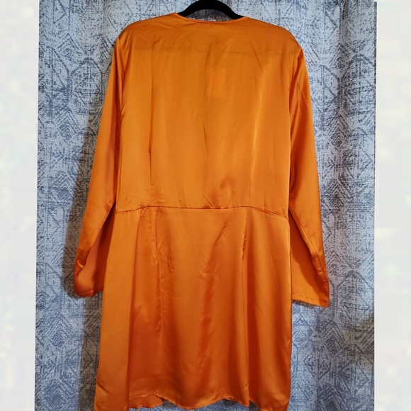 ***SOLD***PrettyLittleThing Dress | Size 1X - Picture 6 of 8